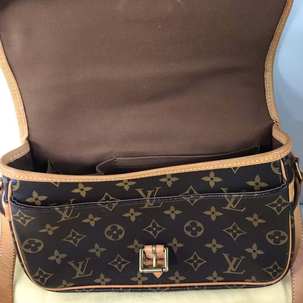 💎✨DISCONTINUED💎✨ LOUIS VUITTON CROSSBODY - Picture 14 of 15